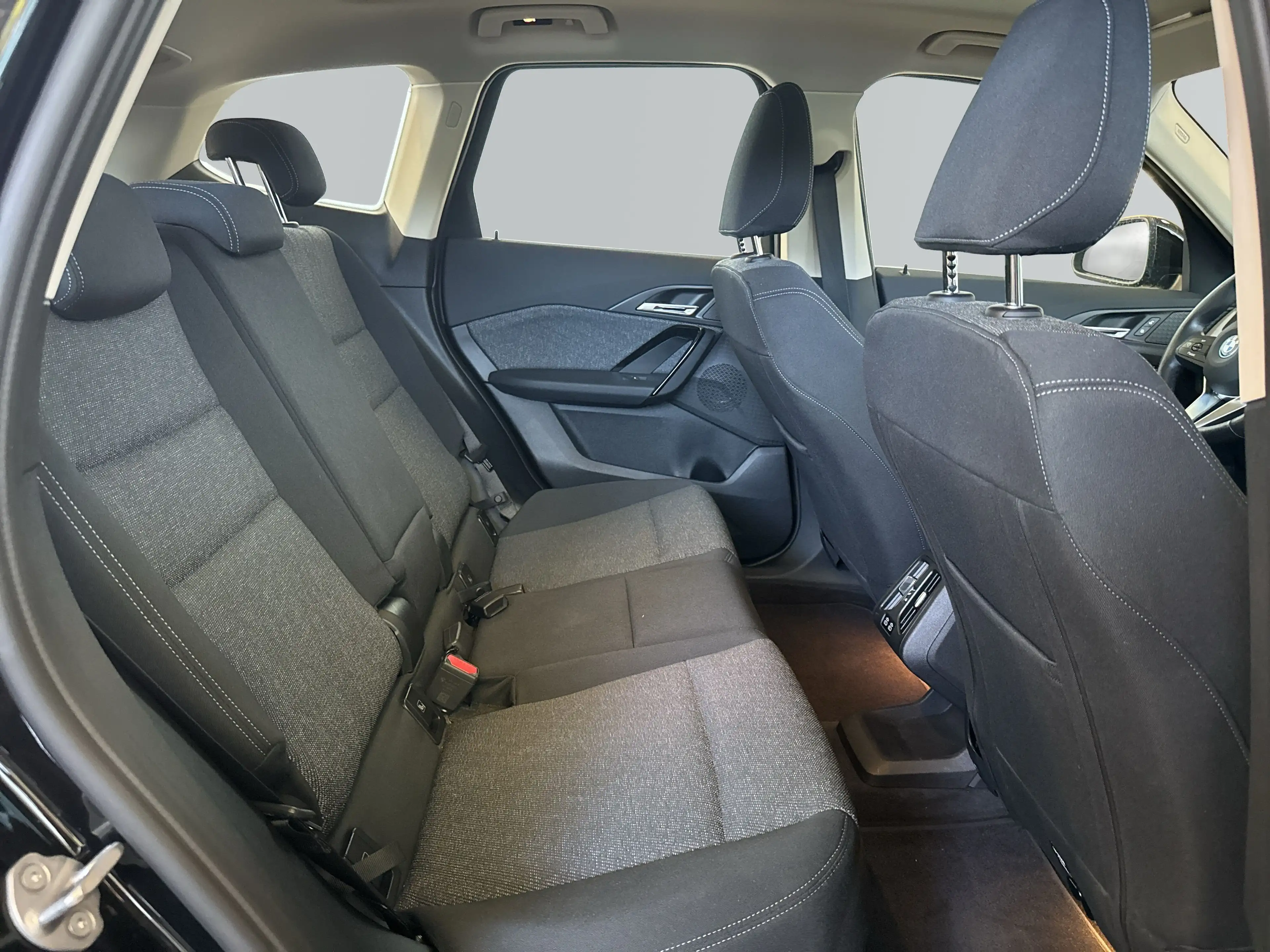 BMW iX1 xDrive30 *LC+*DAB*AHK*Pano*Adapt.LED*Adapt.M-Fahrw — photo 10