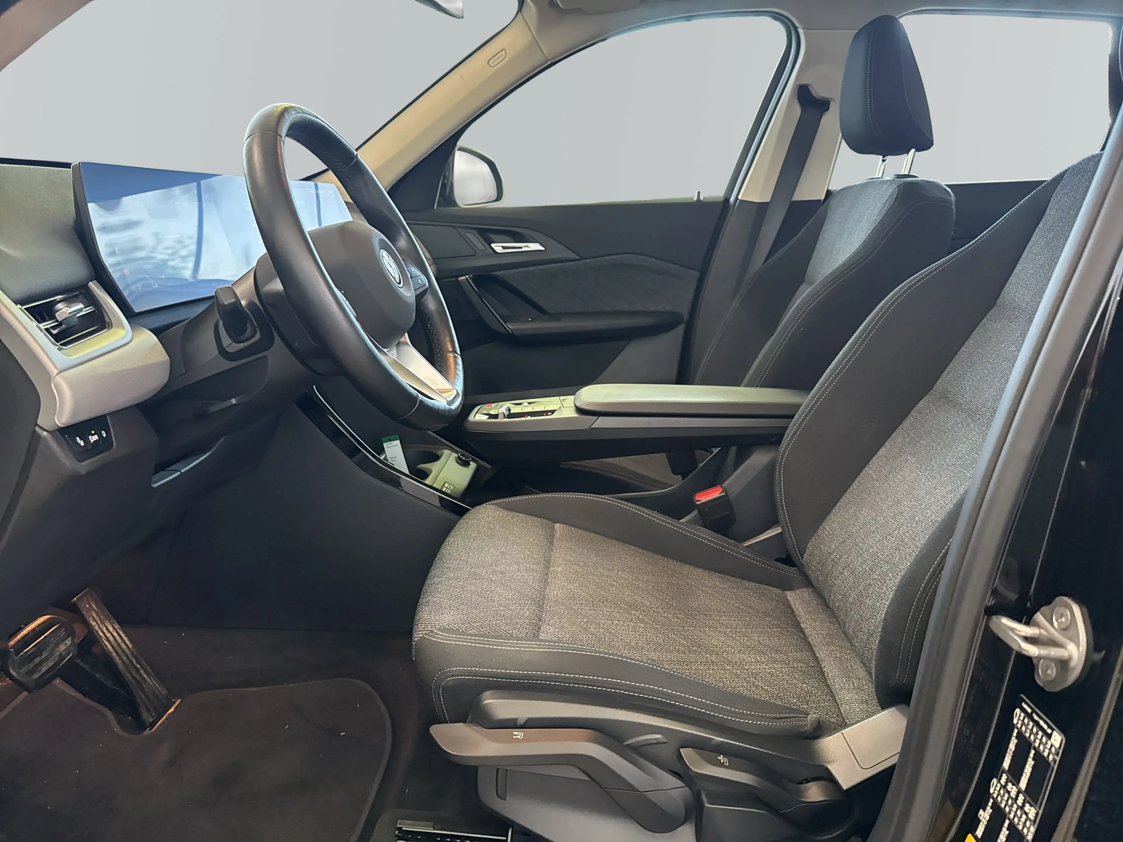 BMW iX1 xDrive30 *LC+*DAB*AHK*Pano*Adapt.LED*Adapt.M-Fahrw — photo 8