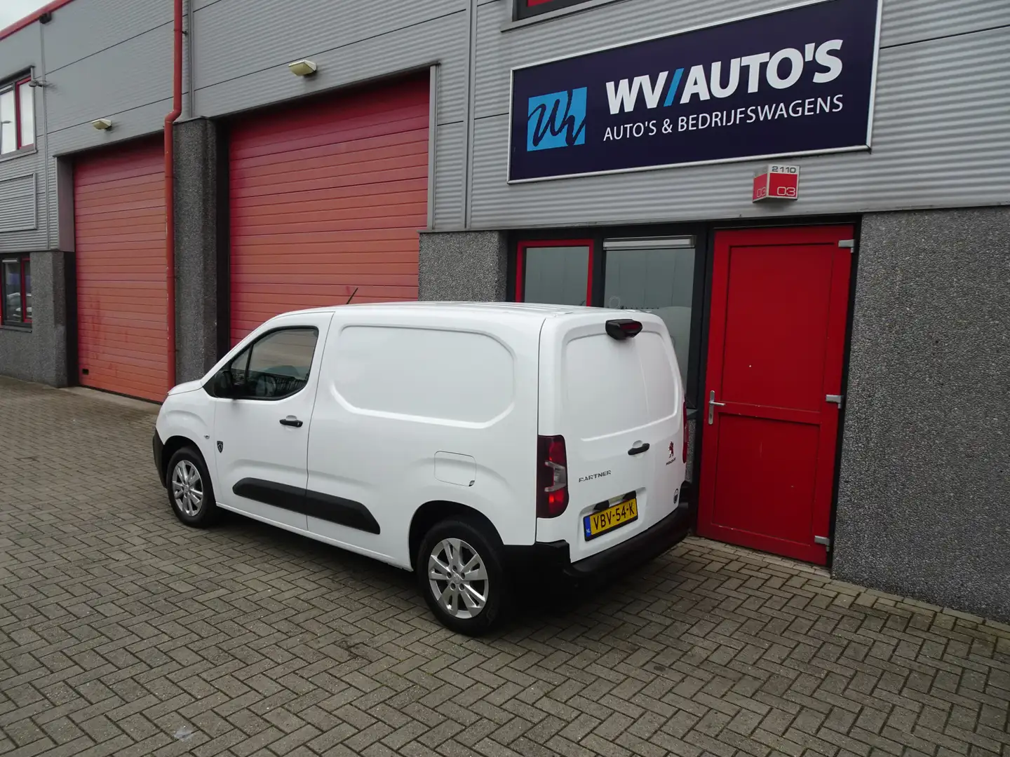 Peugeot Partner 1.6 BlueHDI Asphalt navi camera lmv airco Wit - 2