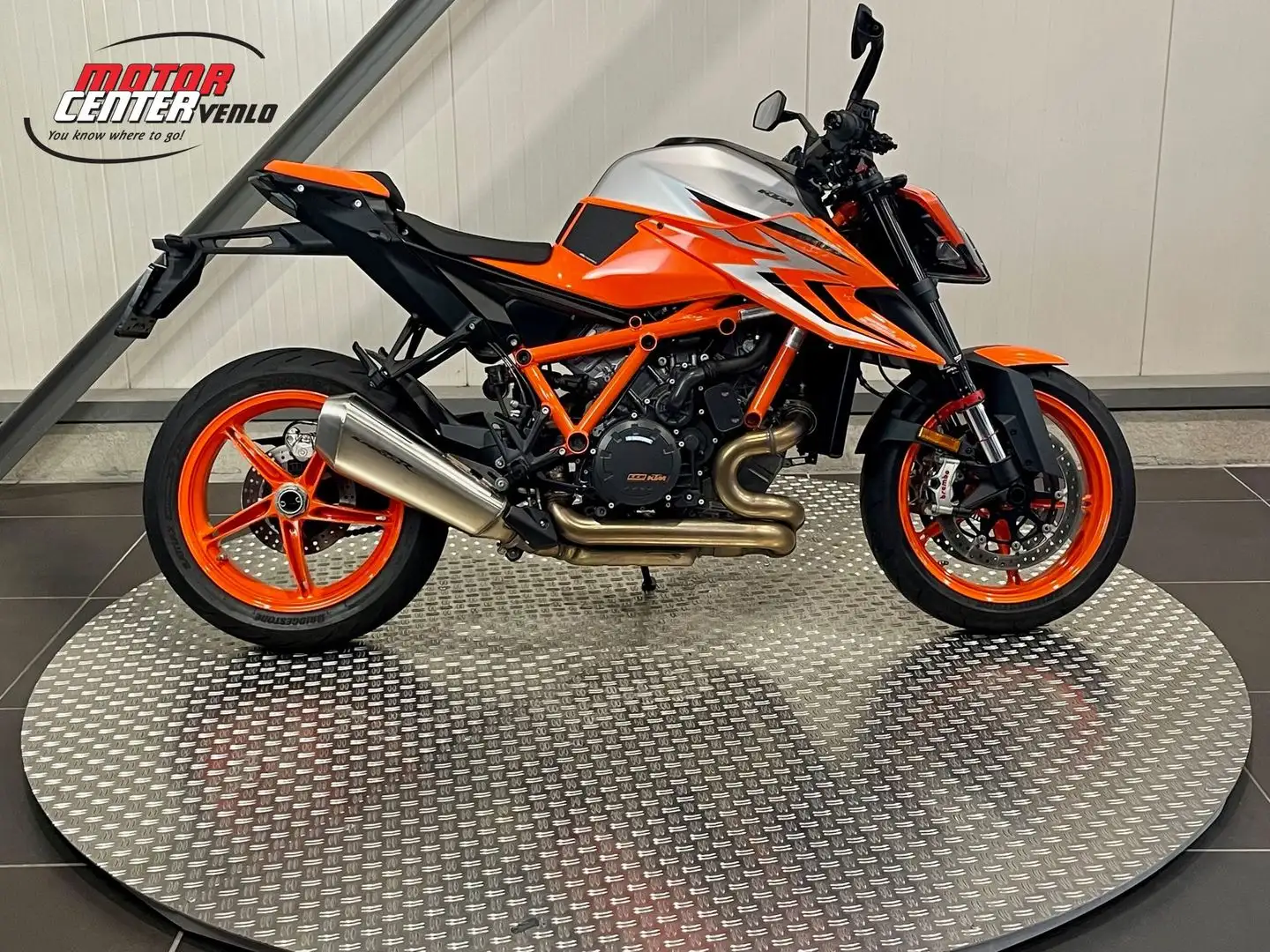 KTM 1290 Super Duke R - 1