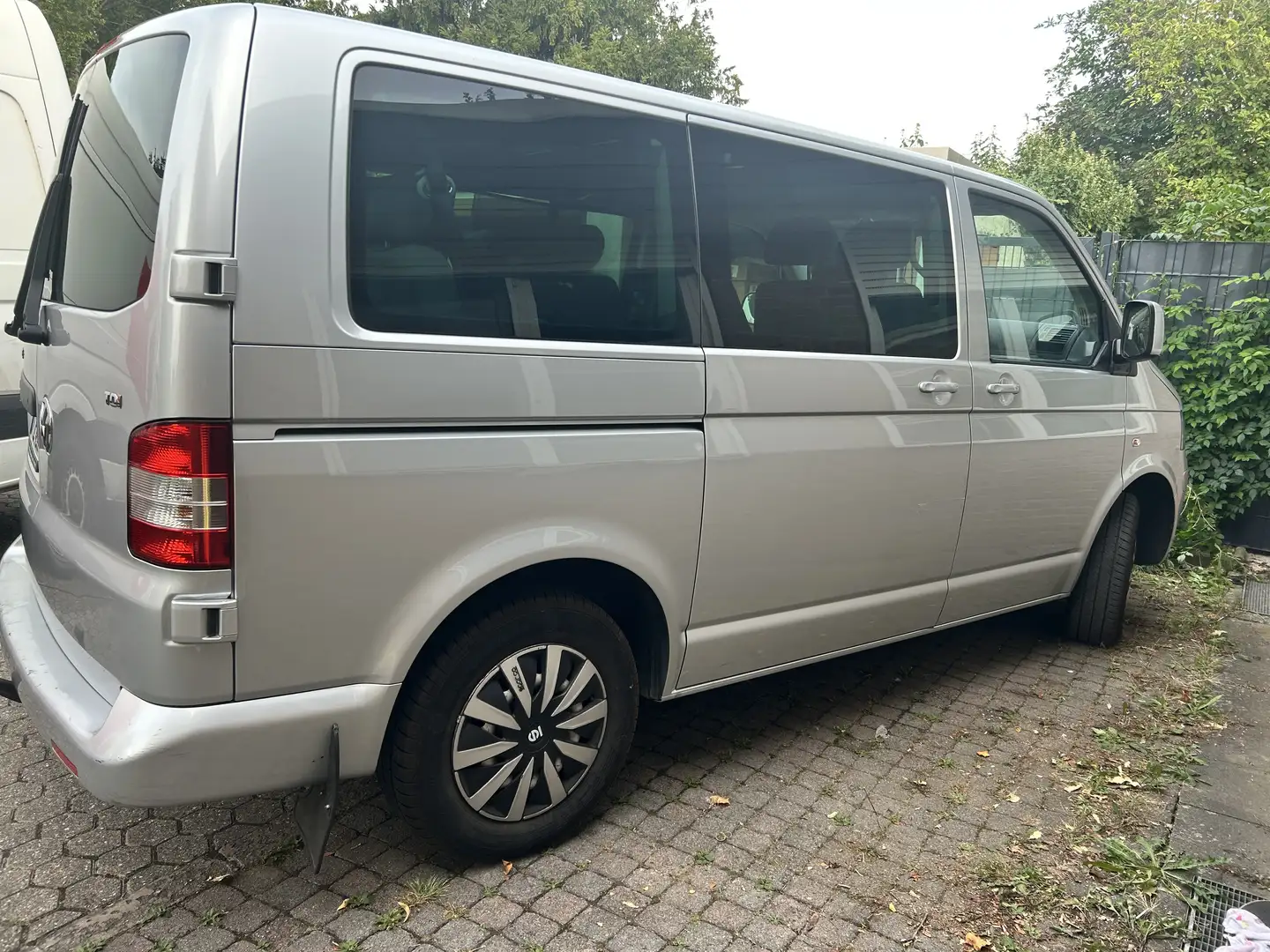 Volkswagen T5 Caravelle Silber - 2