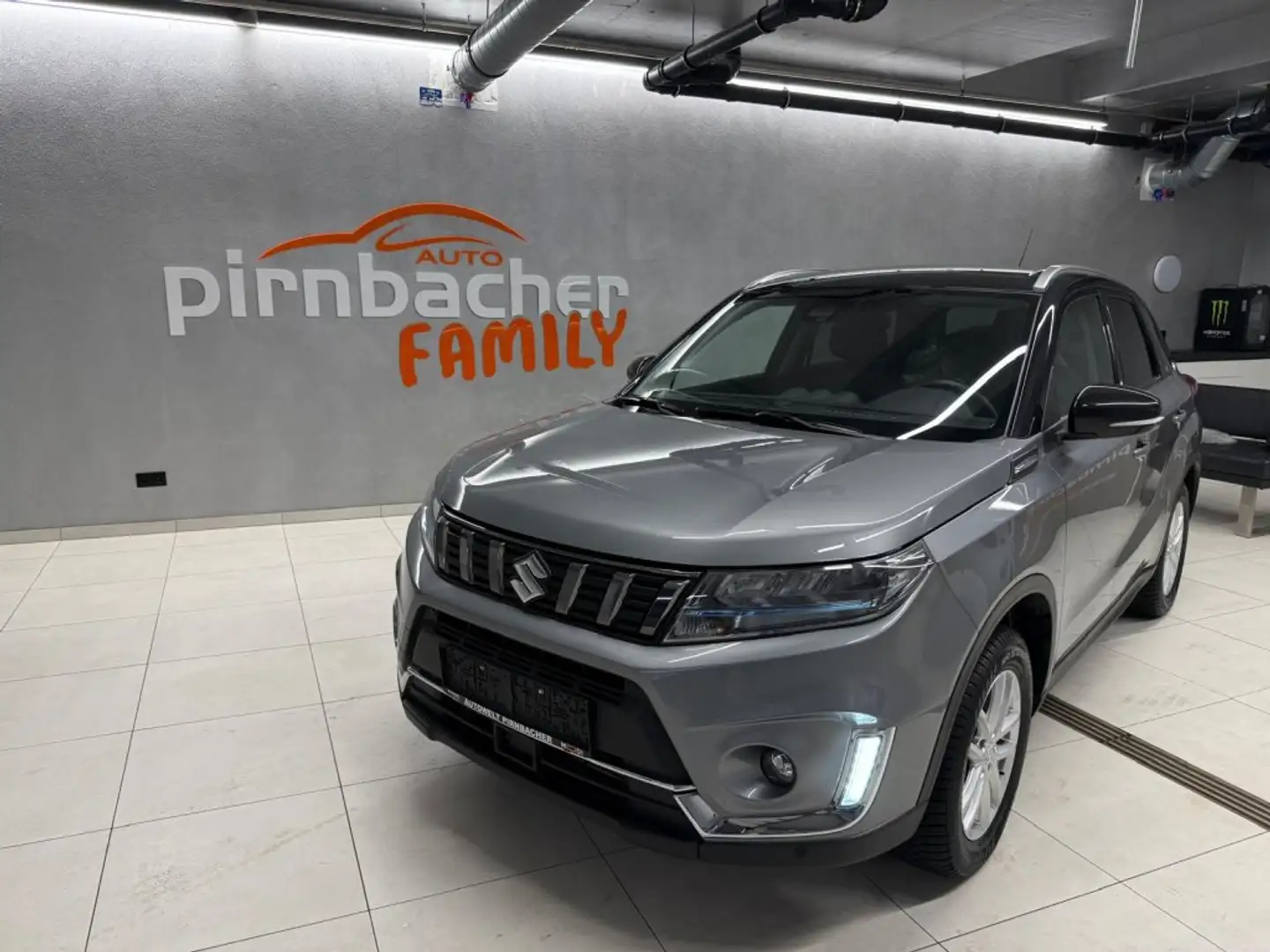Suzuki S-Cross VITARA 1.4 HYBRID ALLGRIP flash Schwarz - 1