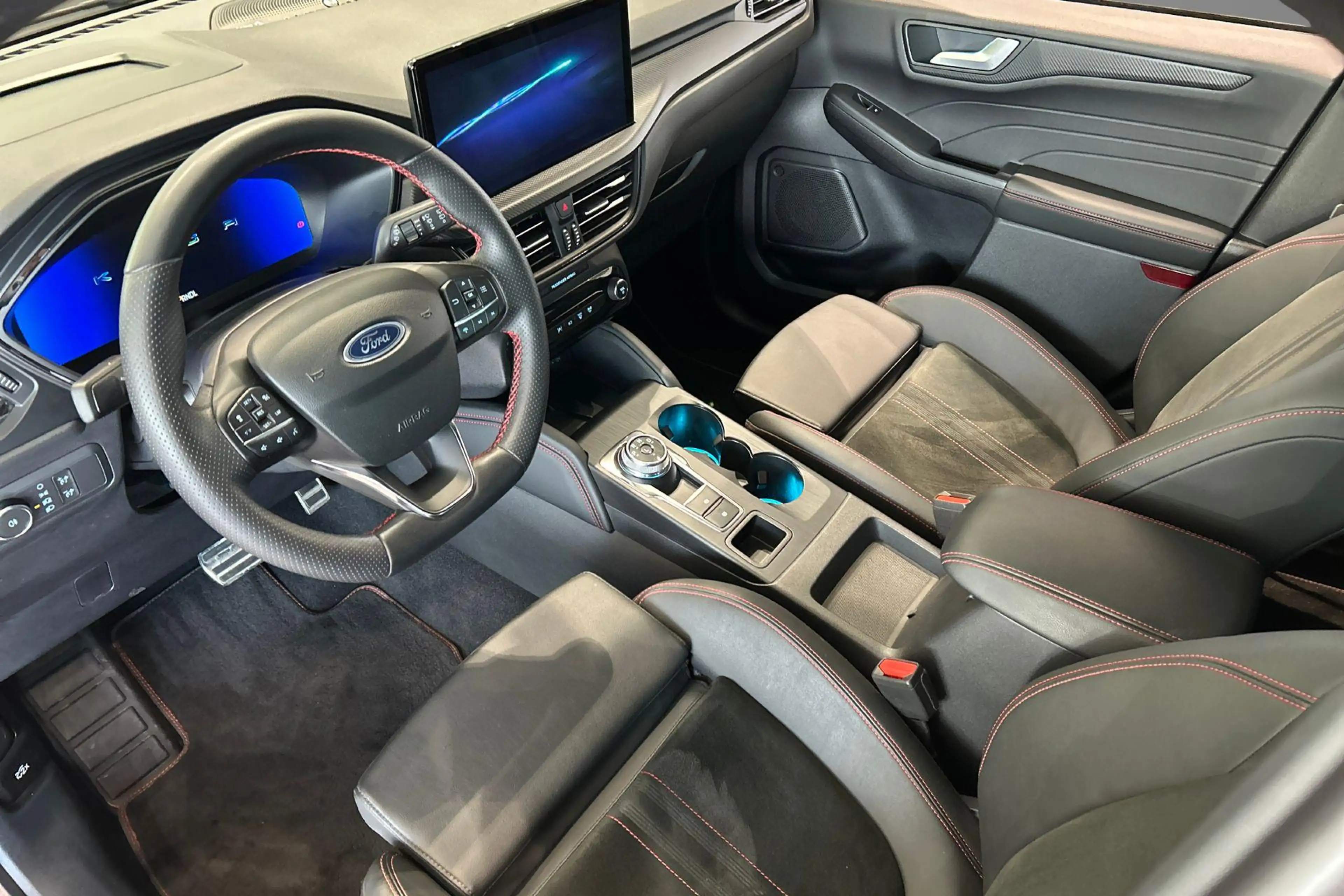 Ford Kuga 2.5 PHEV ST-Line X | Driver Assistance | Winter Pa — photo 11