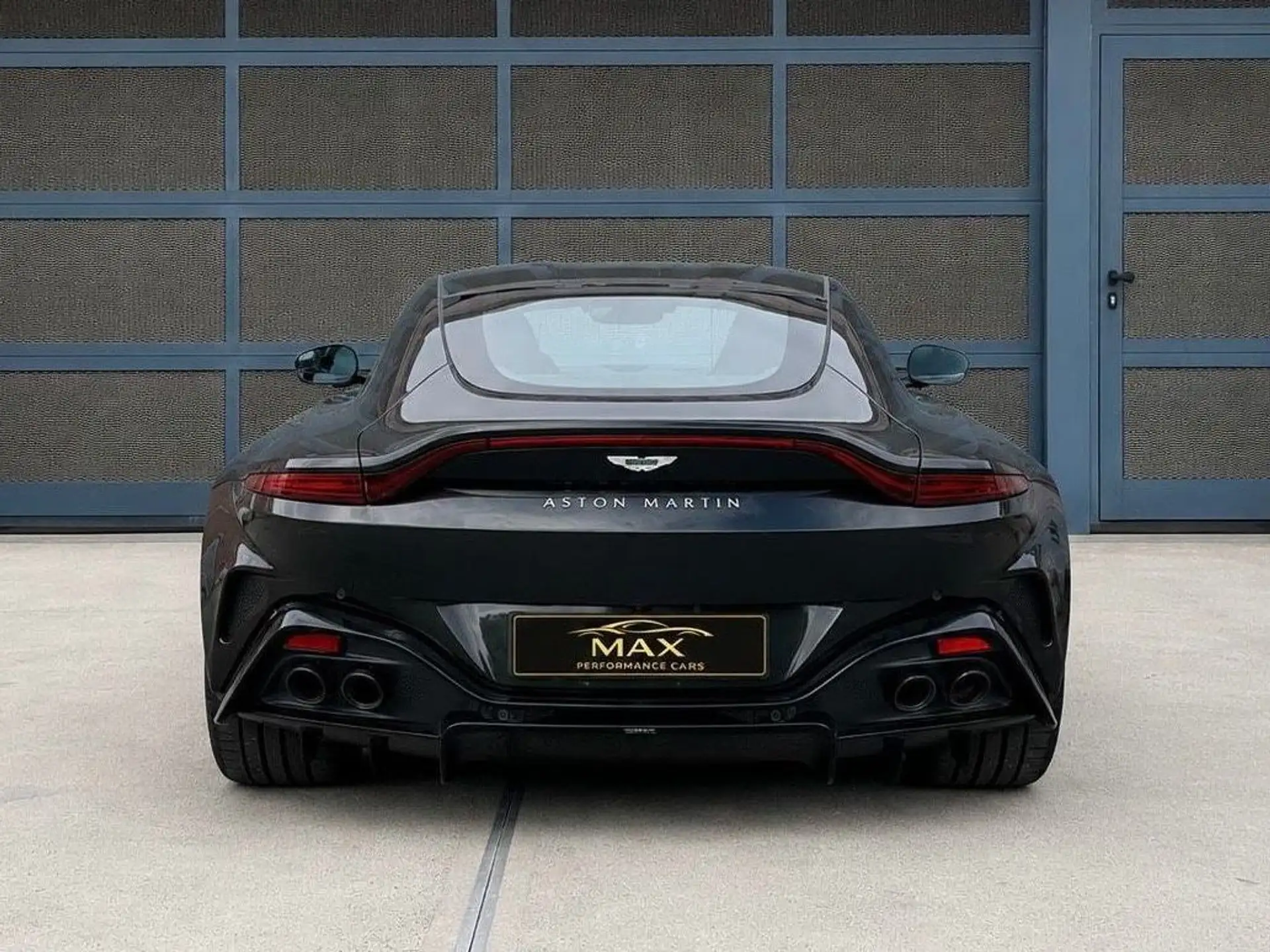 애스턴마틴 밴티지 V8 Coupe 2024 블랙 사진 6