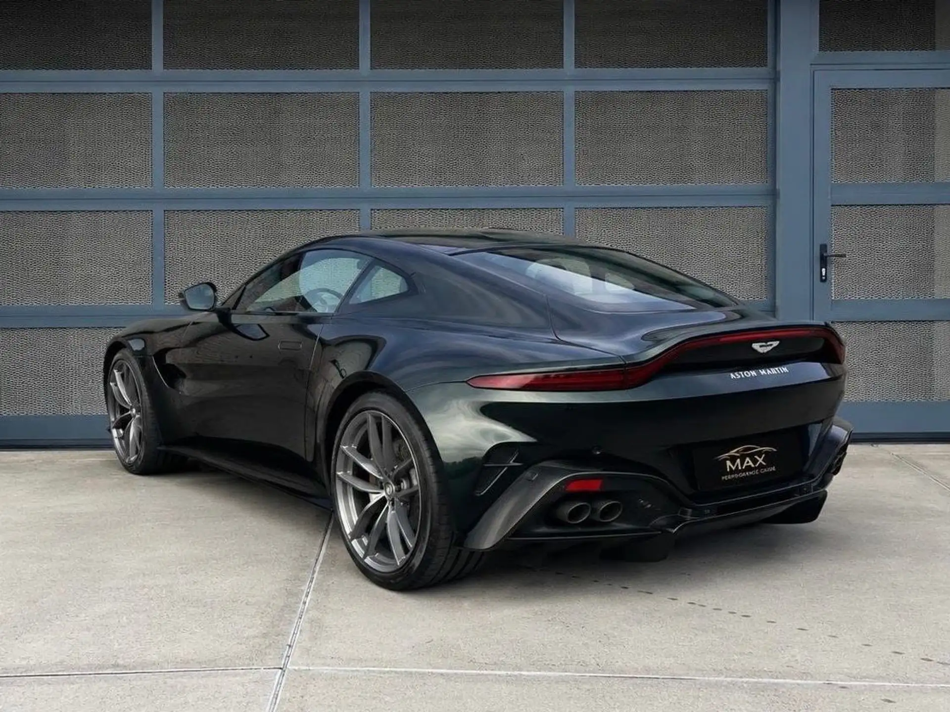 애스턴마틴 밴티지 V8 Coupe 2024 블랙 사진 5