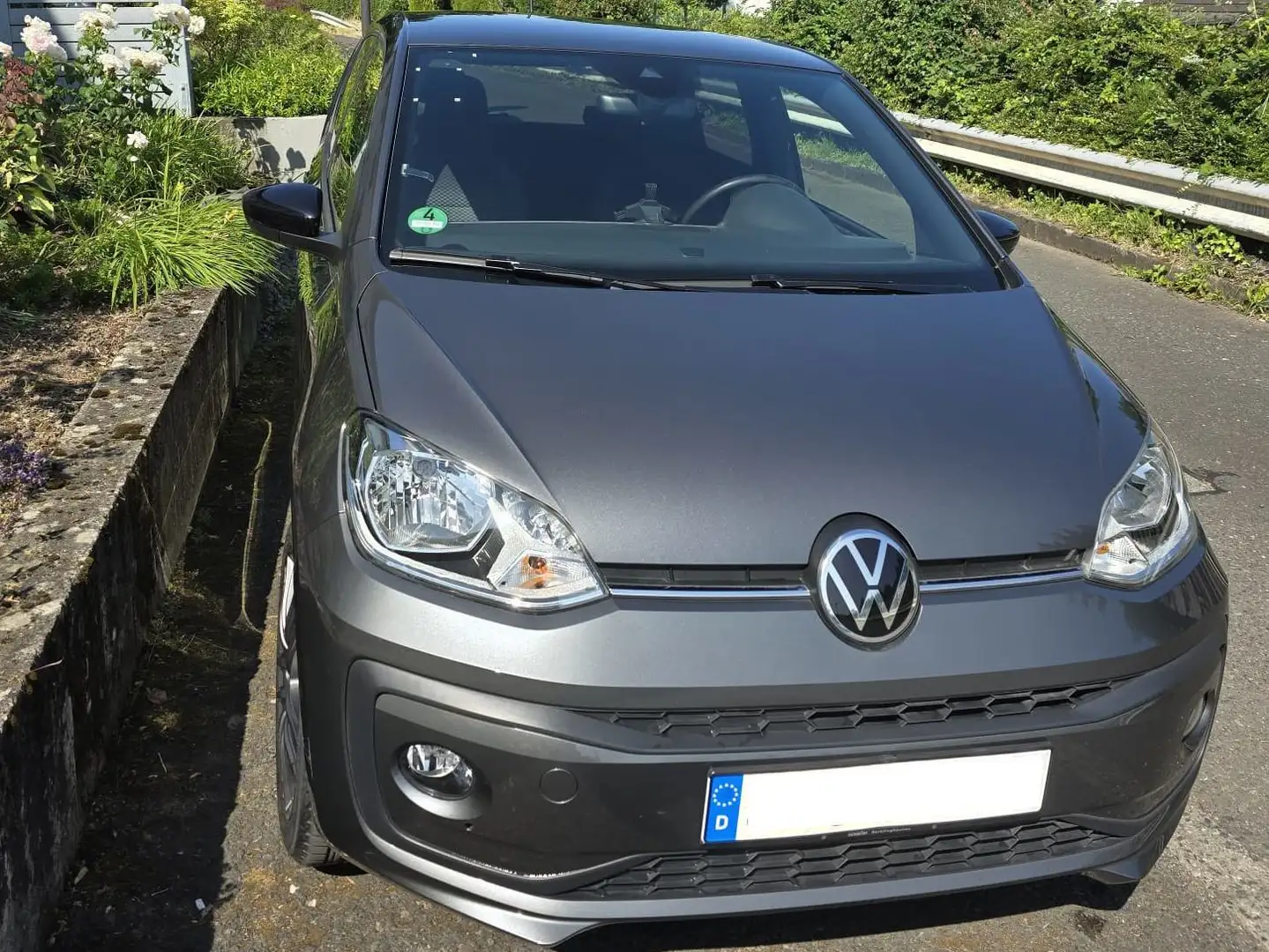 Volkswagen up! up! Active - 1