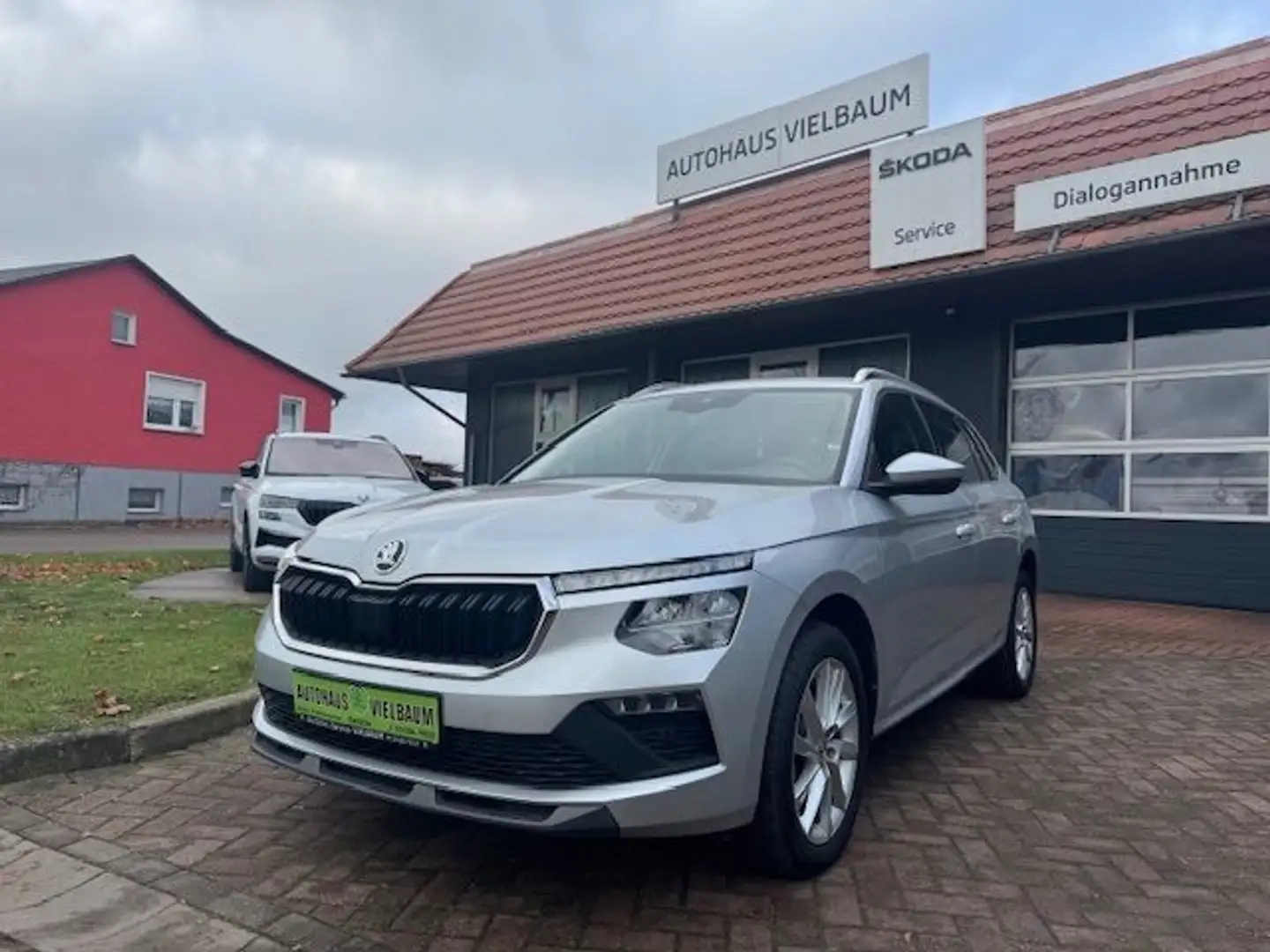 Skoda Kamiq Selection 1,5 TSI DSG 110kw Silber - 1