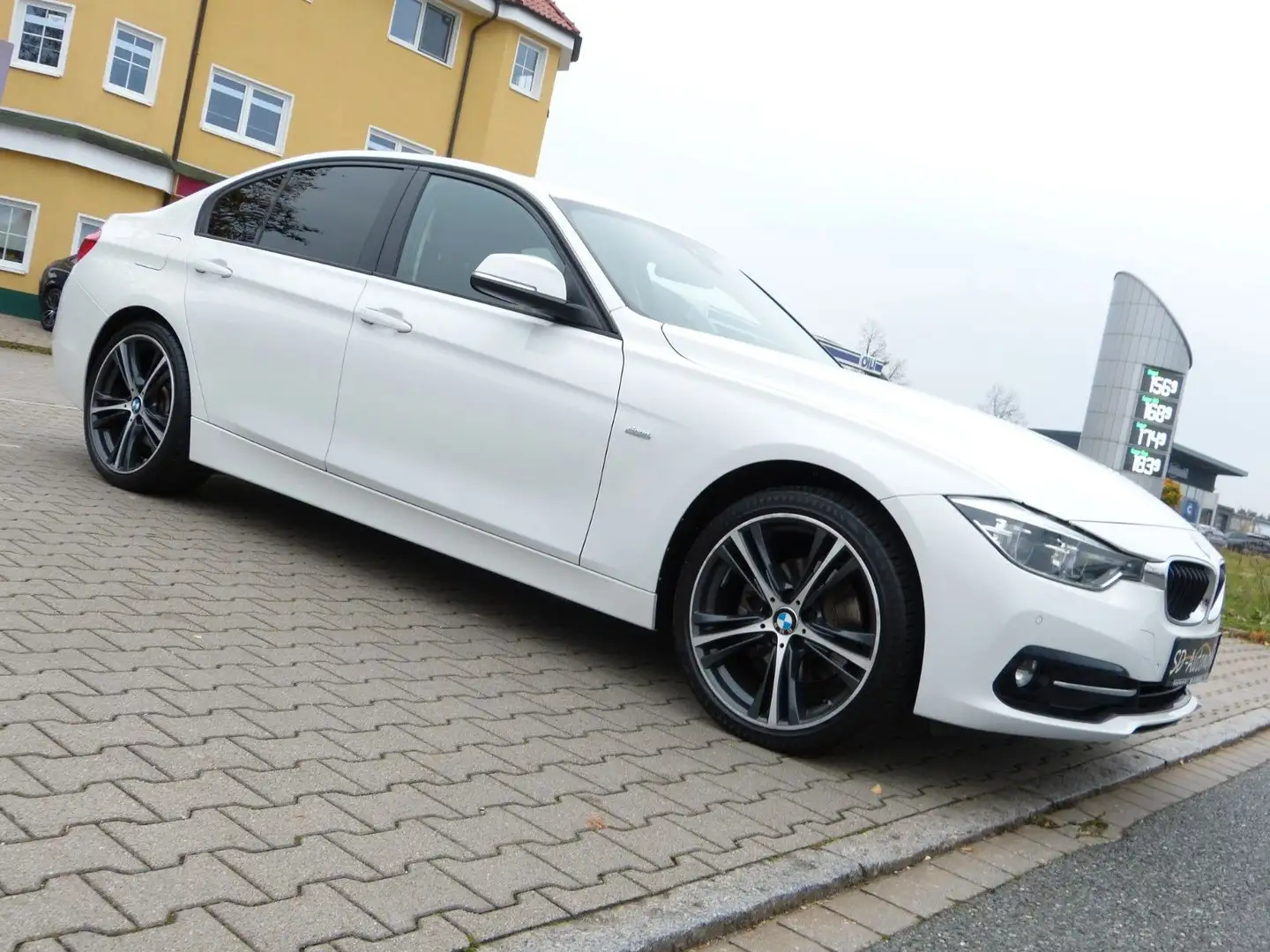 BMW 320 d Sport Line *LED*Navi*ACC*Leder*Spurhalte* Weiß - 2