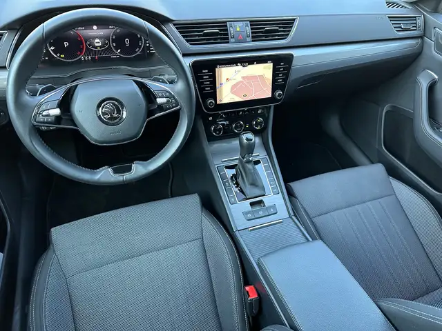 Skoda Superb view 13