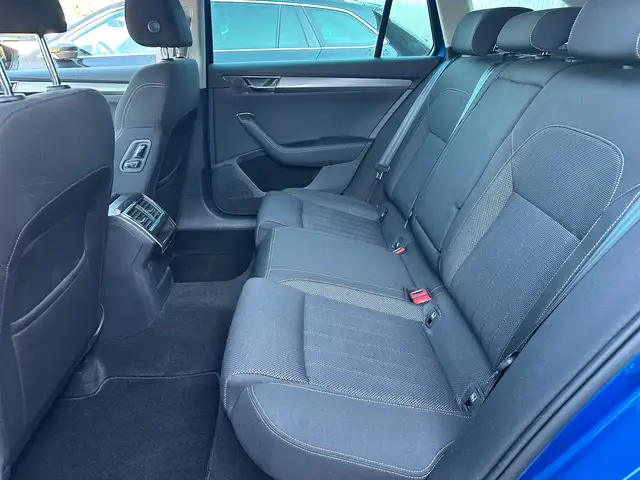 Skoda Superb view 12
