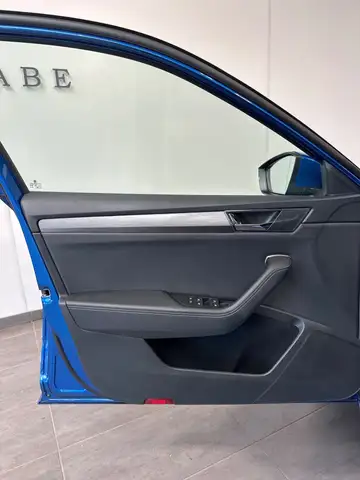 Skoda Superb view 8