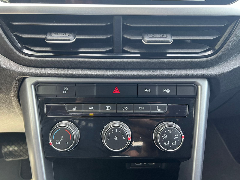Volkswagen T-Roc 1.5 Life - LED - NAVI - PDC - GARANTIE — photo 13