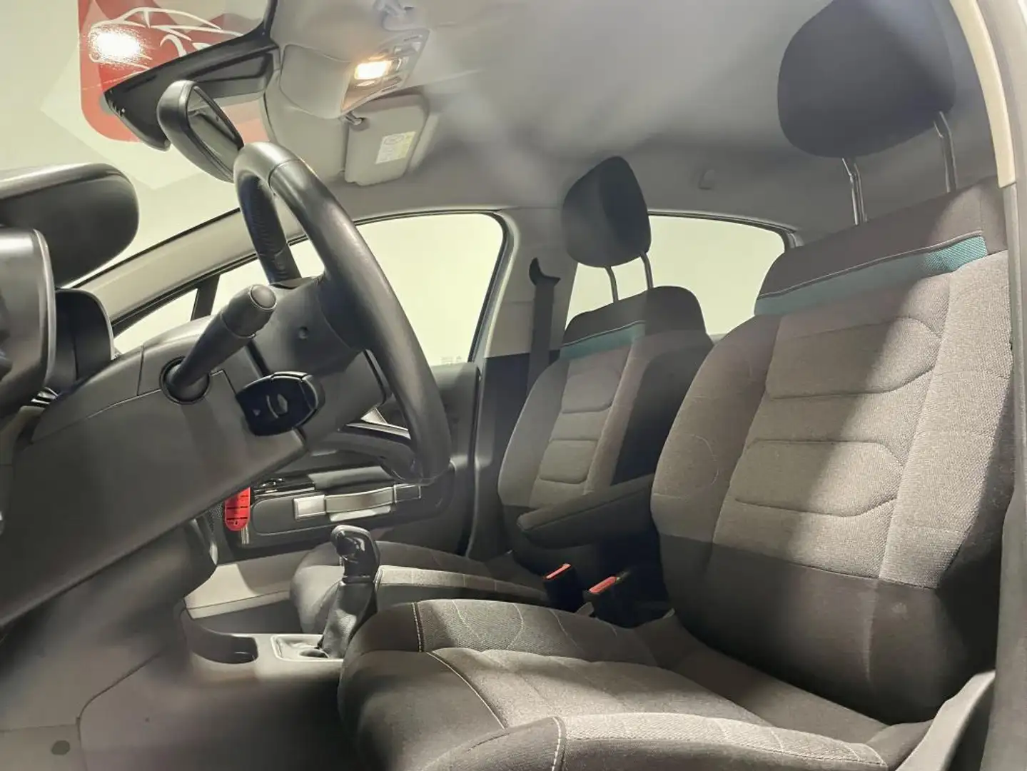 Citroen C3 III (2) 1.2 PURETECH 83 SHINE PACK Gris - 2