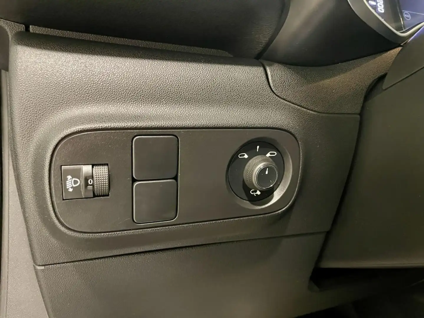 Citroen C3 III (2) 1.2 PURETECH 83 SHINE PACK Gris - 1