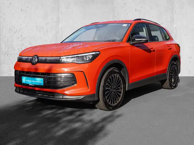 Volkswagen Tiguan view 2