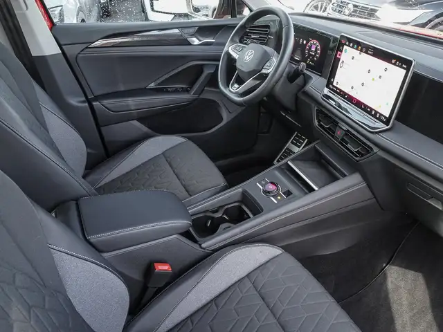 Volkswagen Tiguan view 8
