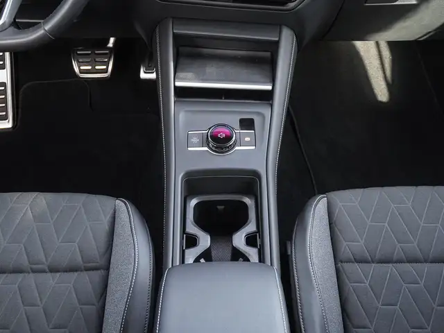 Volkswagen Tiguan view 14
