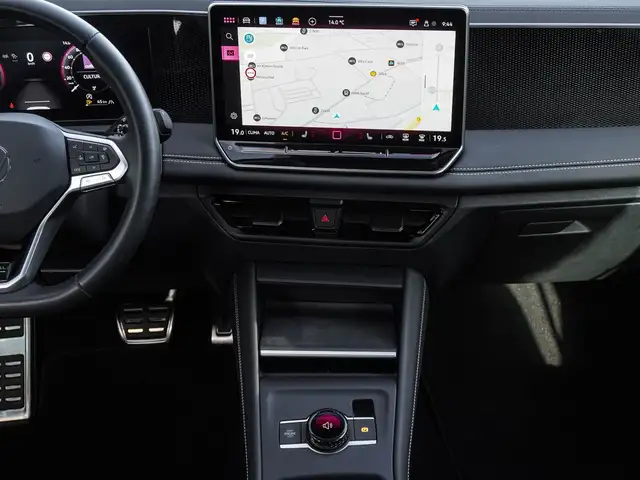 Volkswagen Tiguan view 12