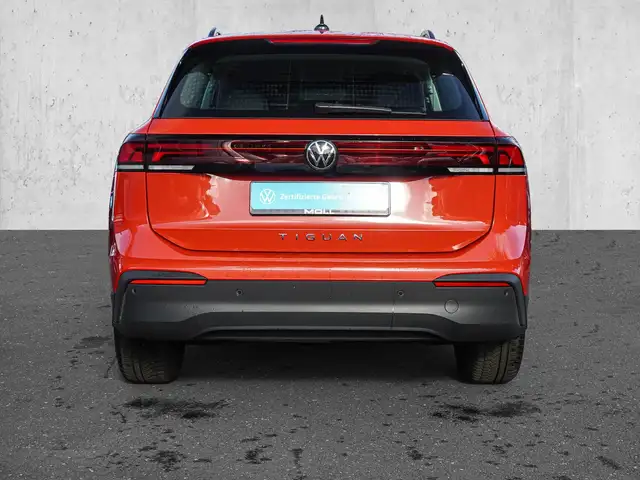 Volkswagen Tiguan view 6