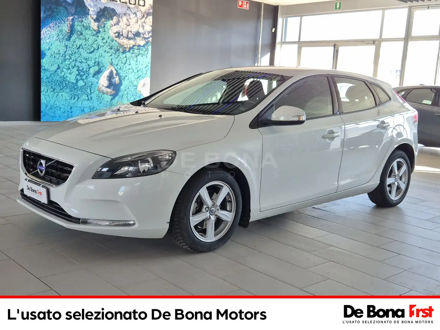 Volvo V40 1.6 t2 momentum - 1