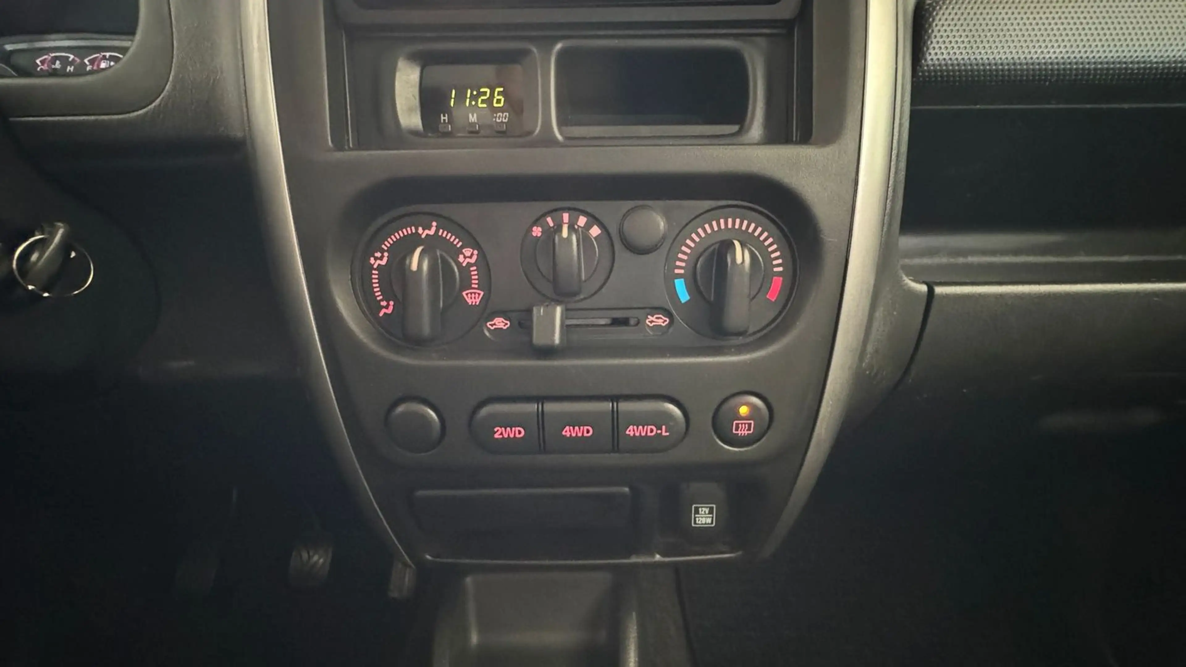 Suzuki Jimny 4x4 Ranger 1.Hand AHK — photo 15
