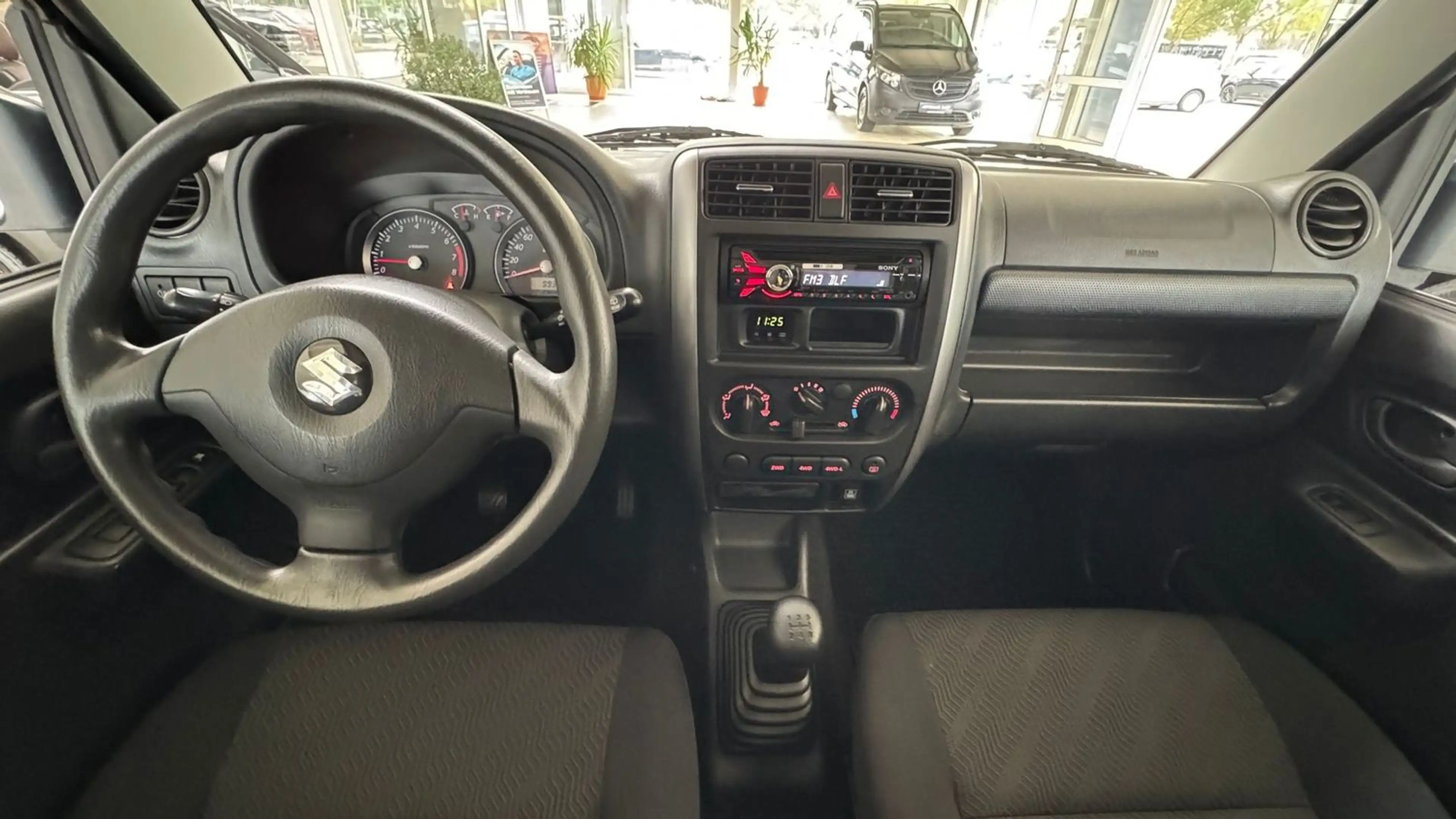 Suzuki Jimny 4x4 Ranger 1.Hand AHK — photo 13