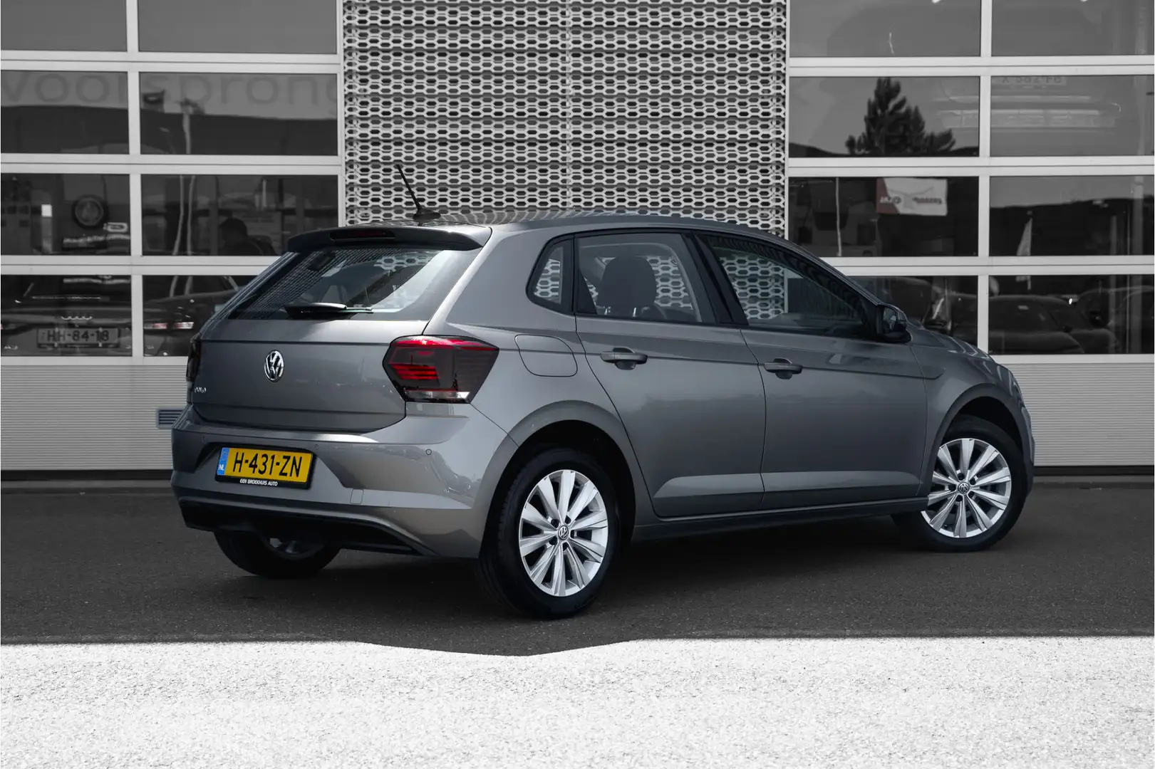 Volkswagen Polo 1.0 TSI Comfortline Clima | Navi | Apple CarPlay | Grijs - 2