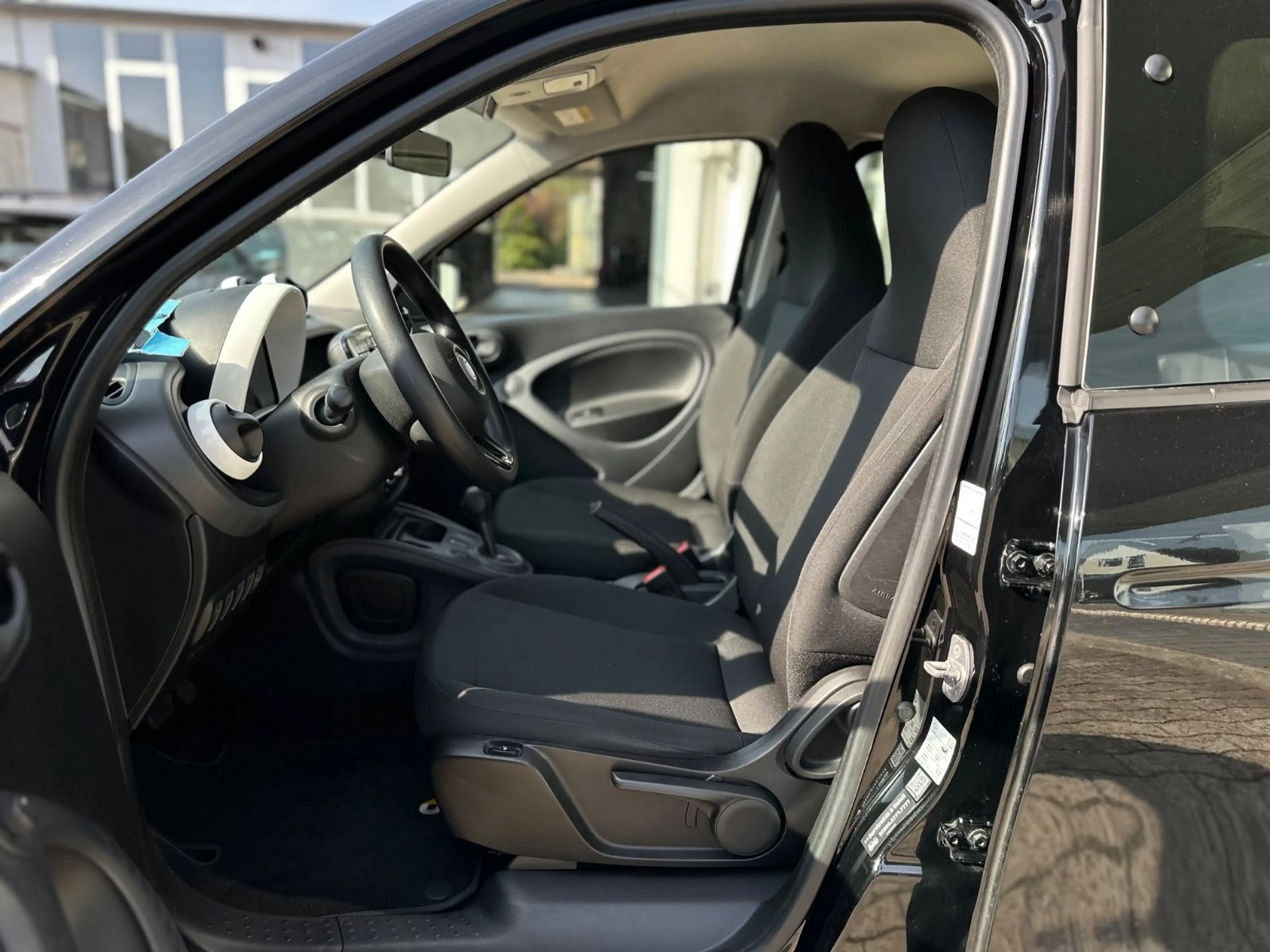 smart forFour forfour 1.0 Basis S/S +SHZ+BT+Allwetter — photo 7
