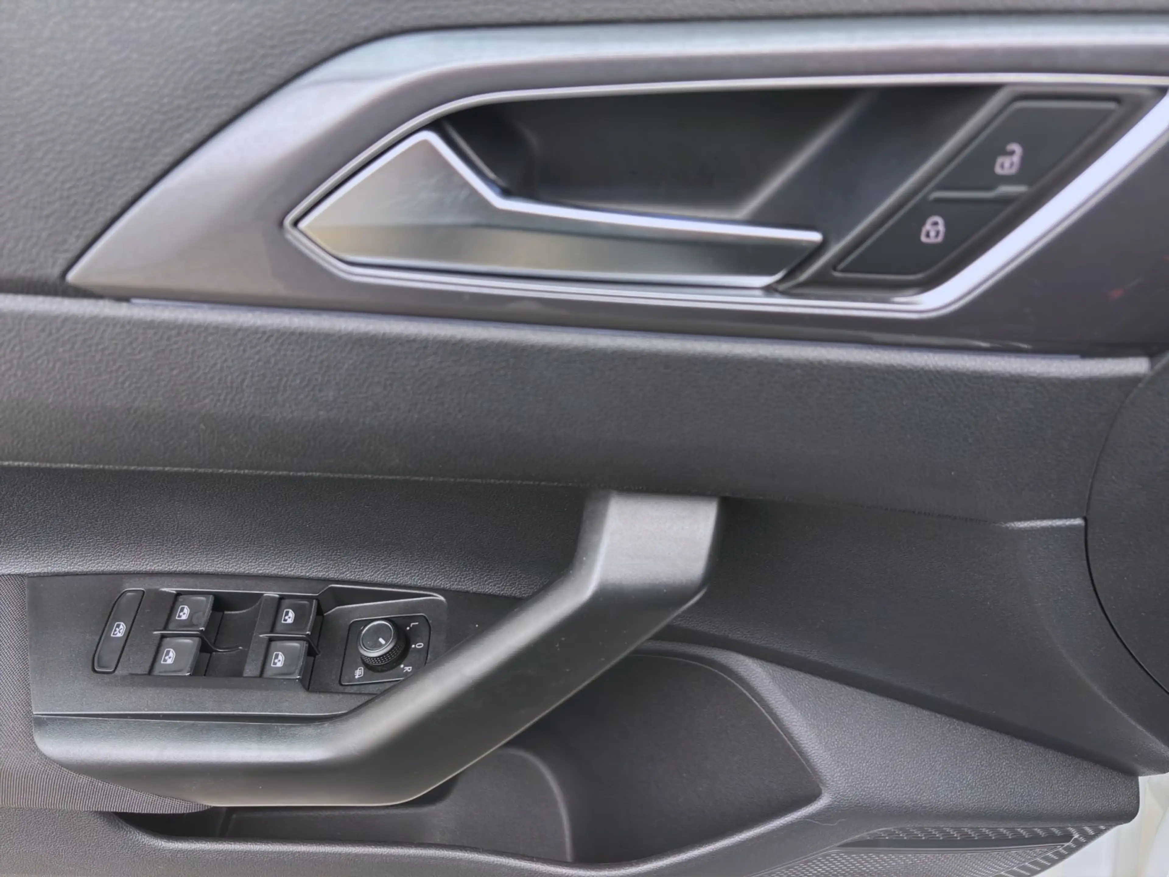 Volkswagen Polo GTI SITZHZG KLIMA PDC LM18 LED — photo 11