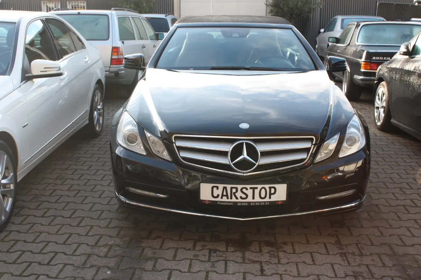 Mercedes-Benz E 200 CGI BlueEfficiency Schwarz - 1