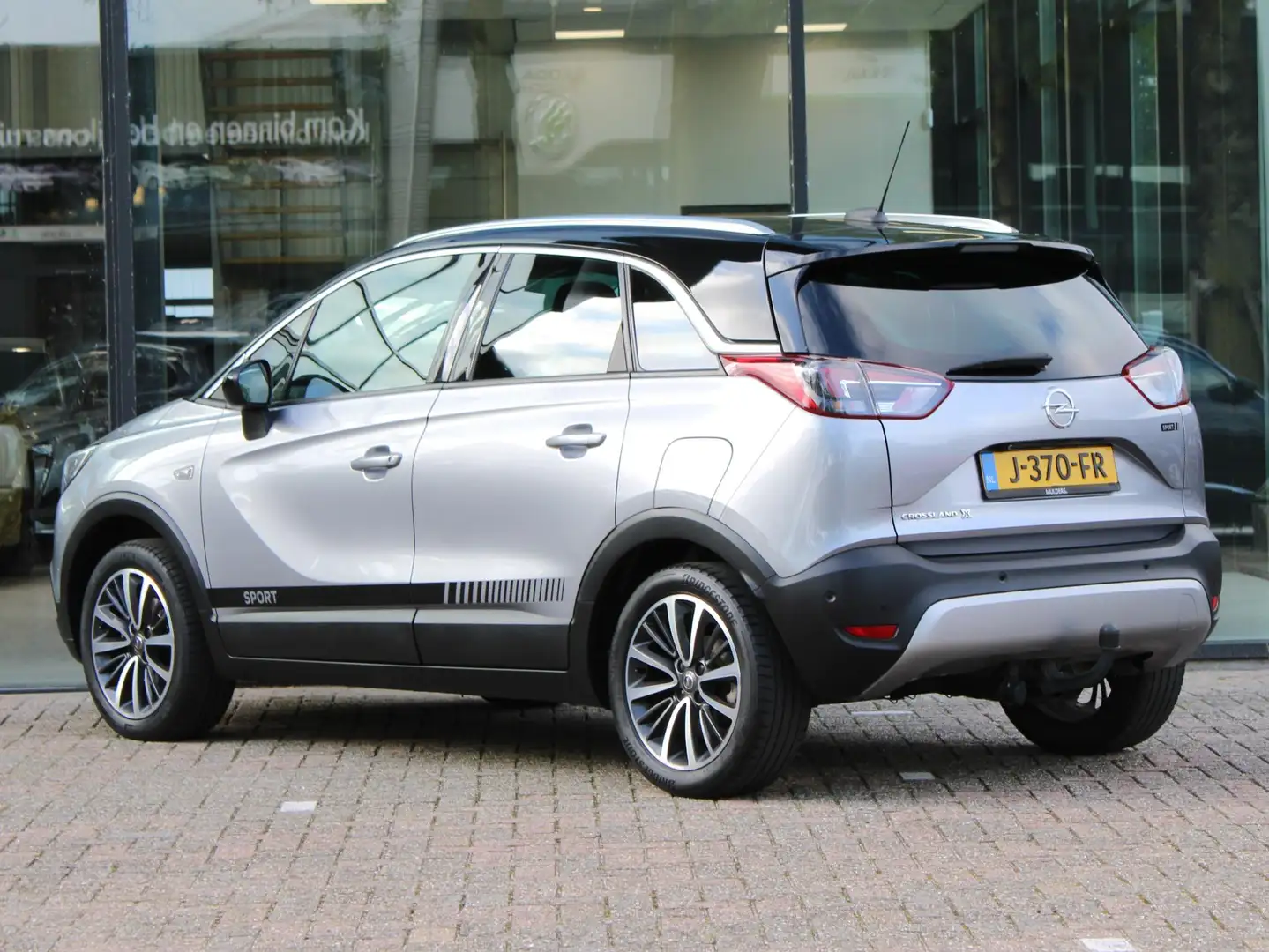 Opel Crossland X 1.2 Turbo Innovation | Navi / Camera / Climate Grijs - 2