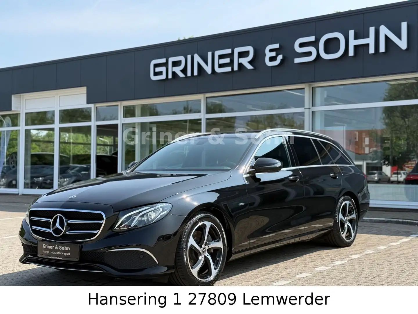 Mercedes-Benz E 300 d Sport Style,T-Leder,R-Kam,AHK,Ambiente. Schwarz - 1