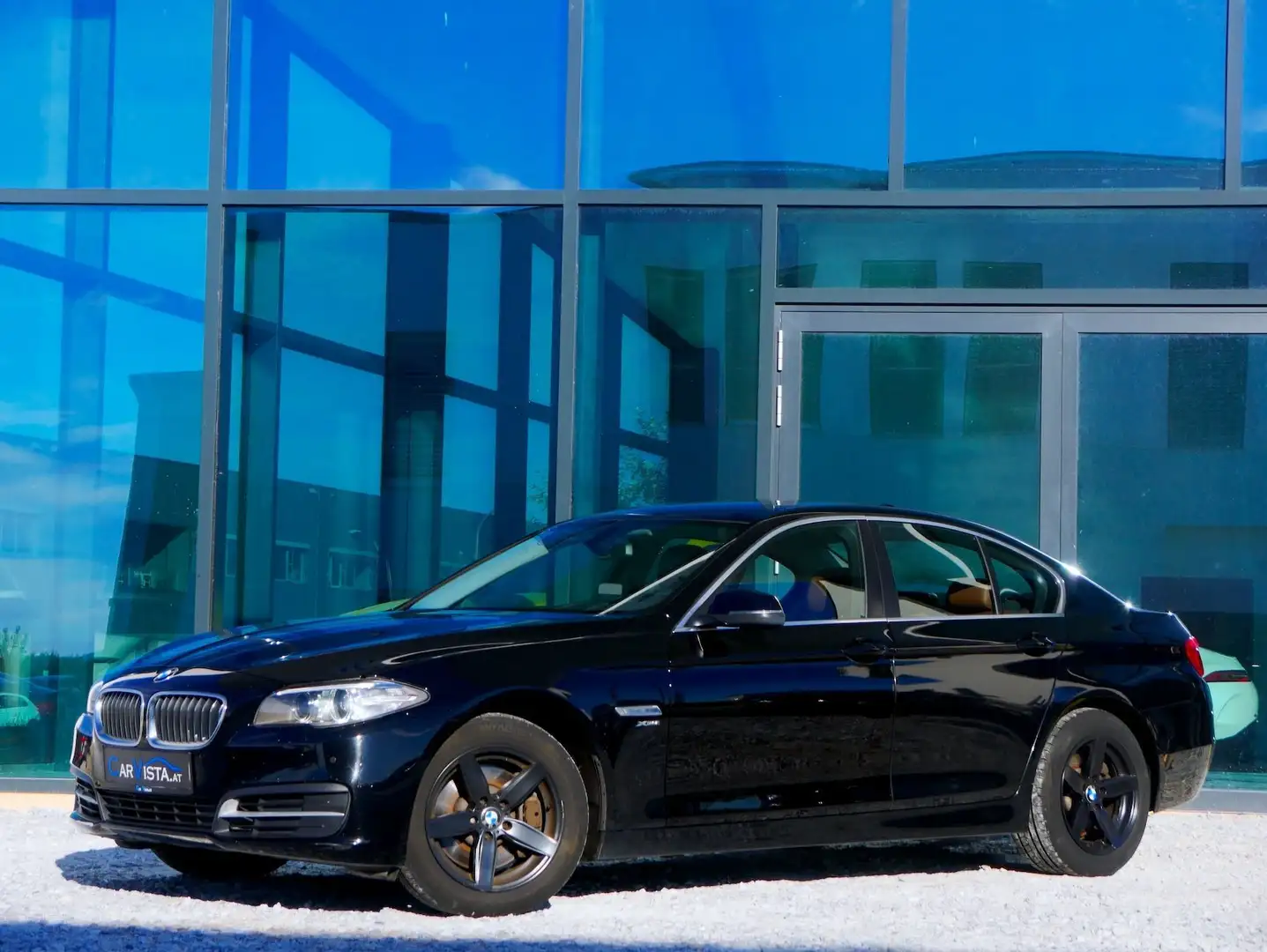BMW 530 d xDrive DPF Aut. Schwarz - 1