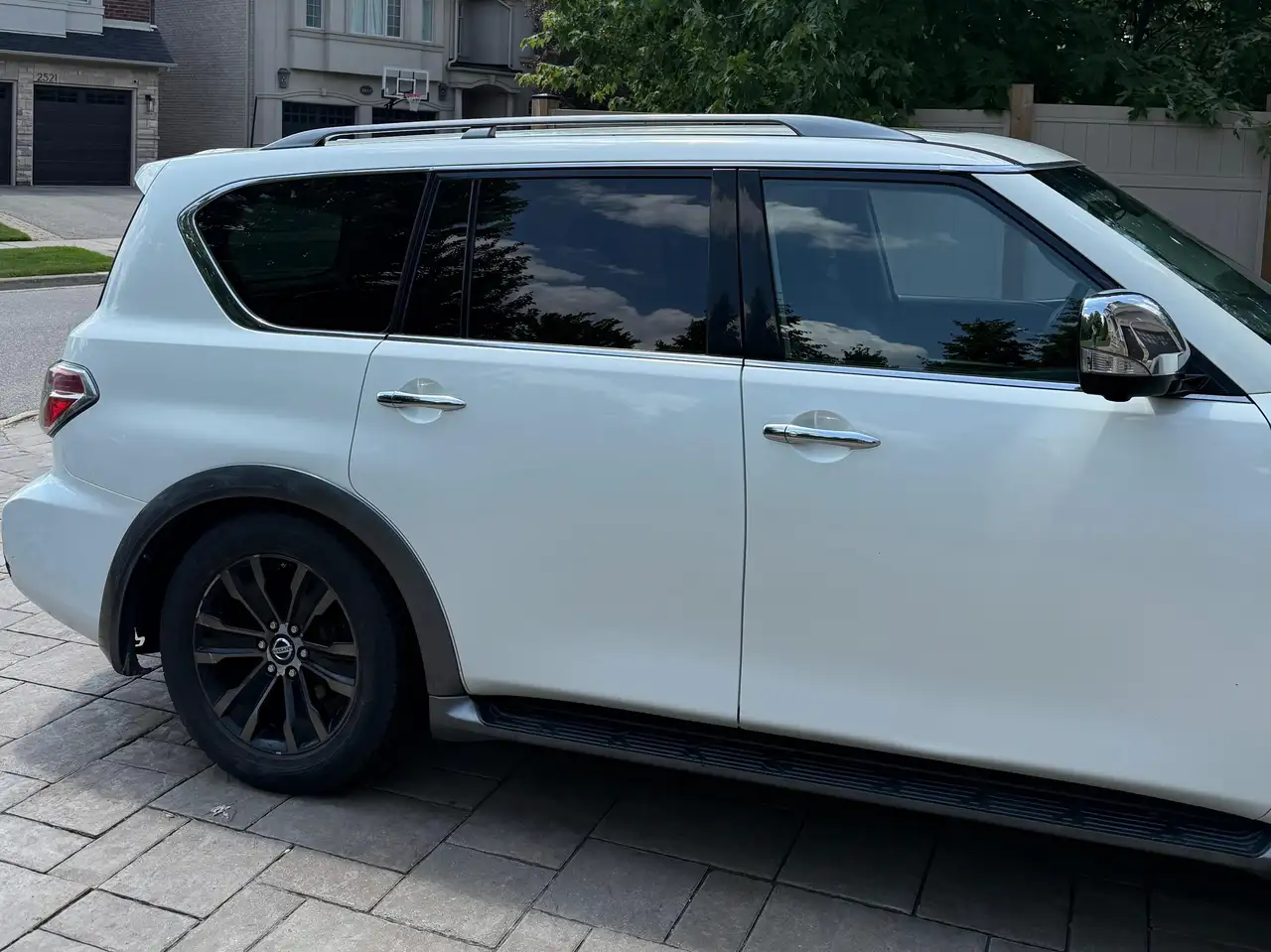 Nissan Armada photo Nissan Armada