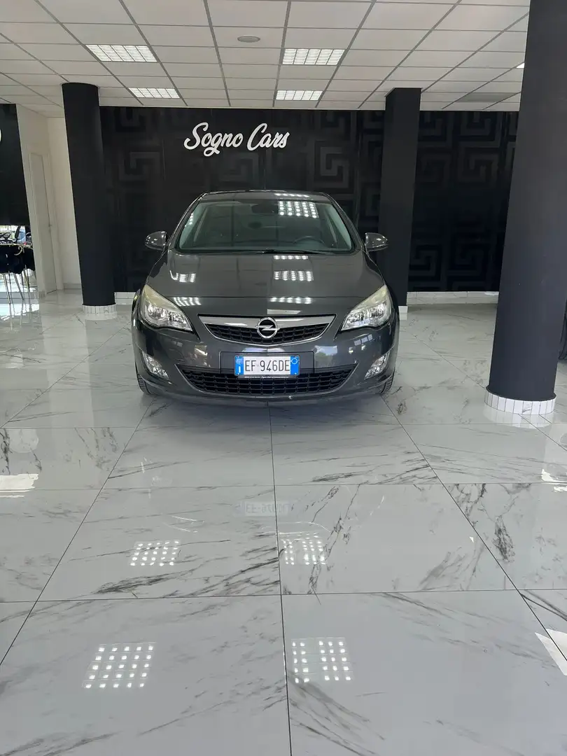 Opel Astra Astra IV 2010 5p 1.4 Cosmo 100cv Grigio - 1