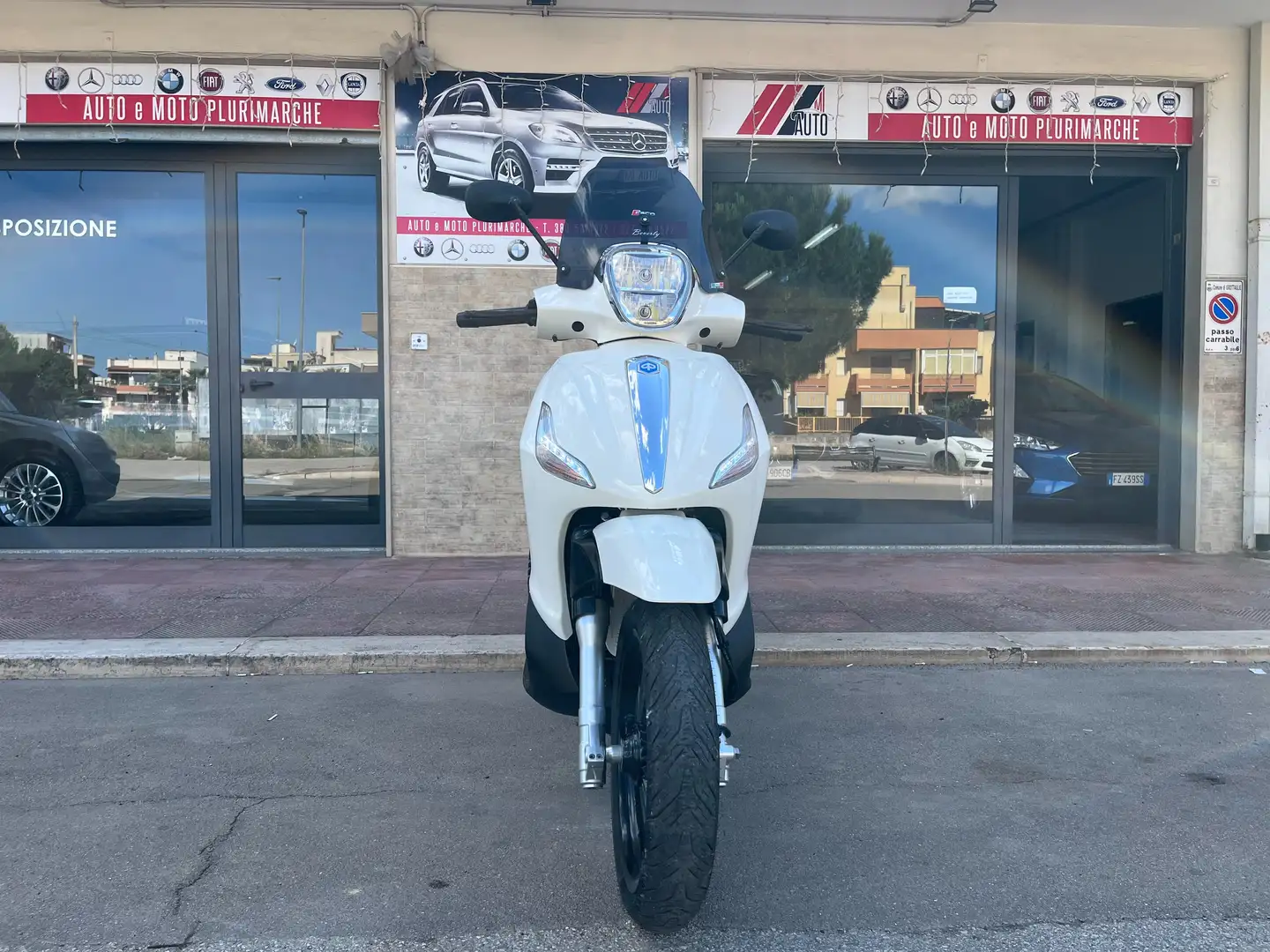 Piaggio Beverly 300 SPORT Blanc - 2