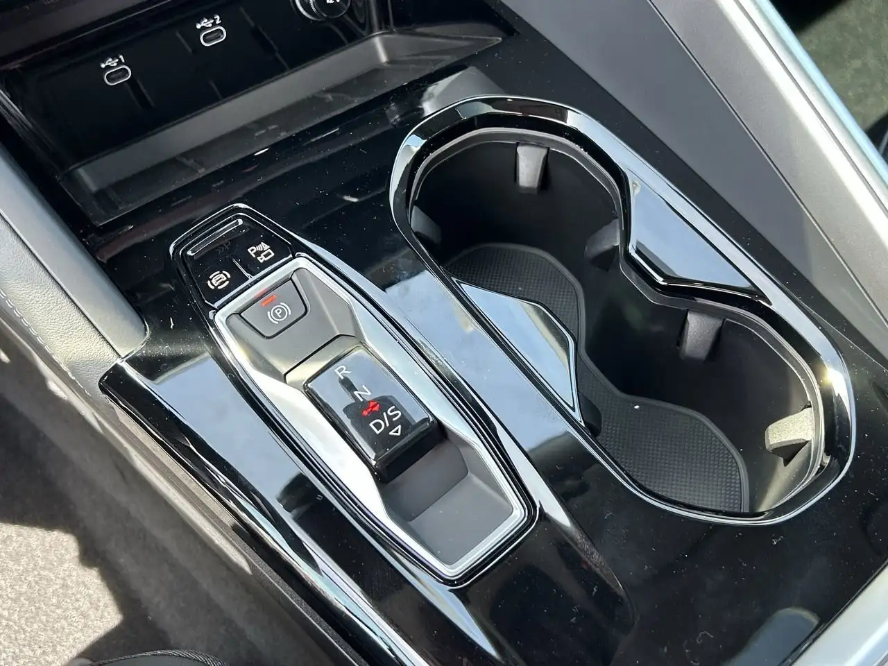 Audi Q5 снимка Audi Q5