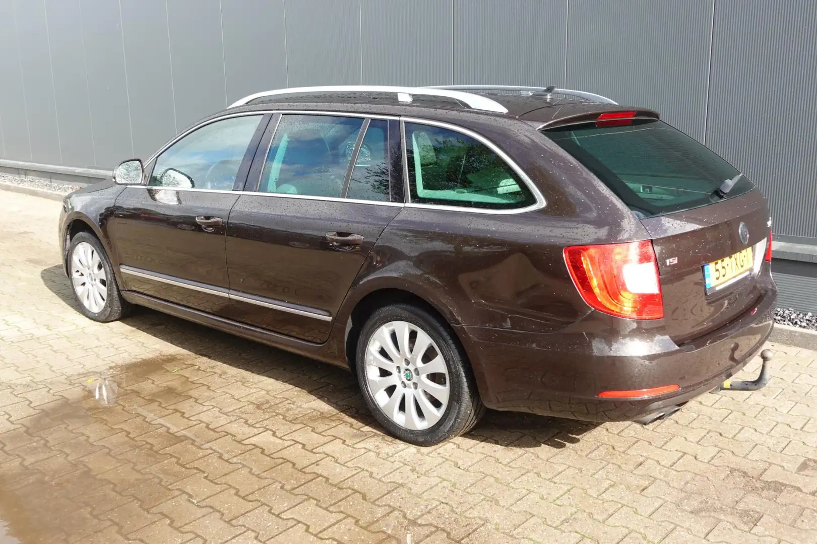 Skoda Superb Combi 2.0 TSI Elegance Business Line Bruin - 2
