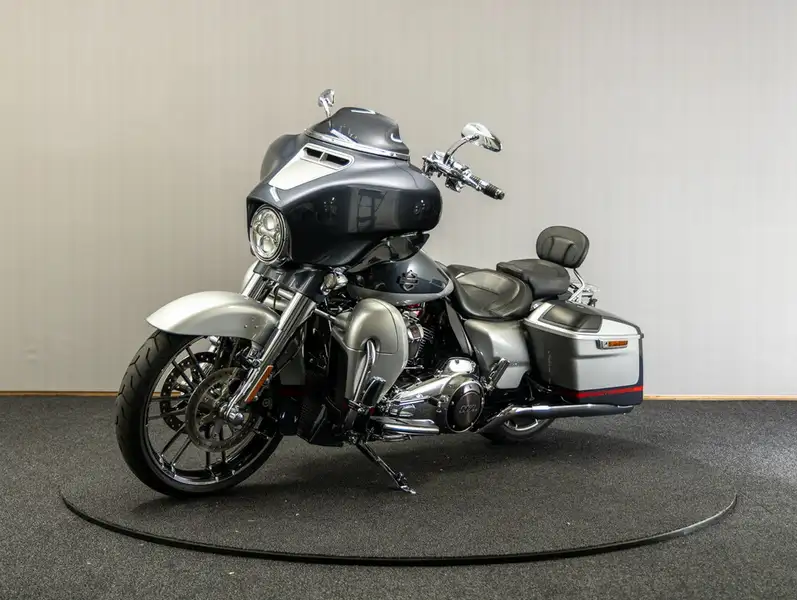 Harley-Davidson Street Glide - foto 5