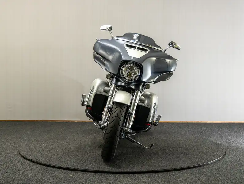 Harley-Davidson Street Glide - foto 4