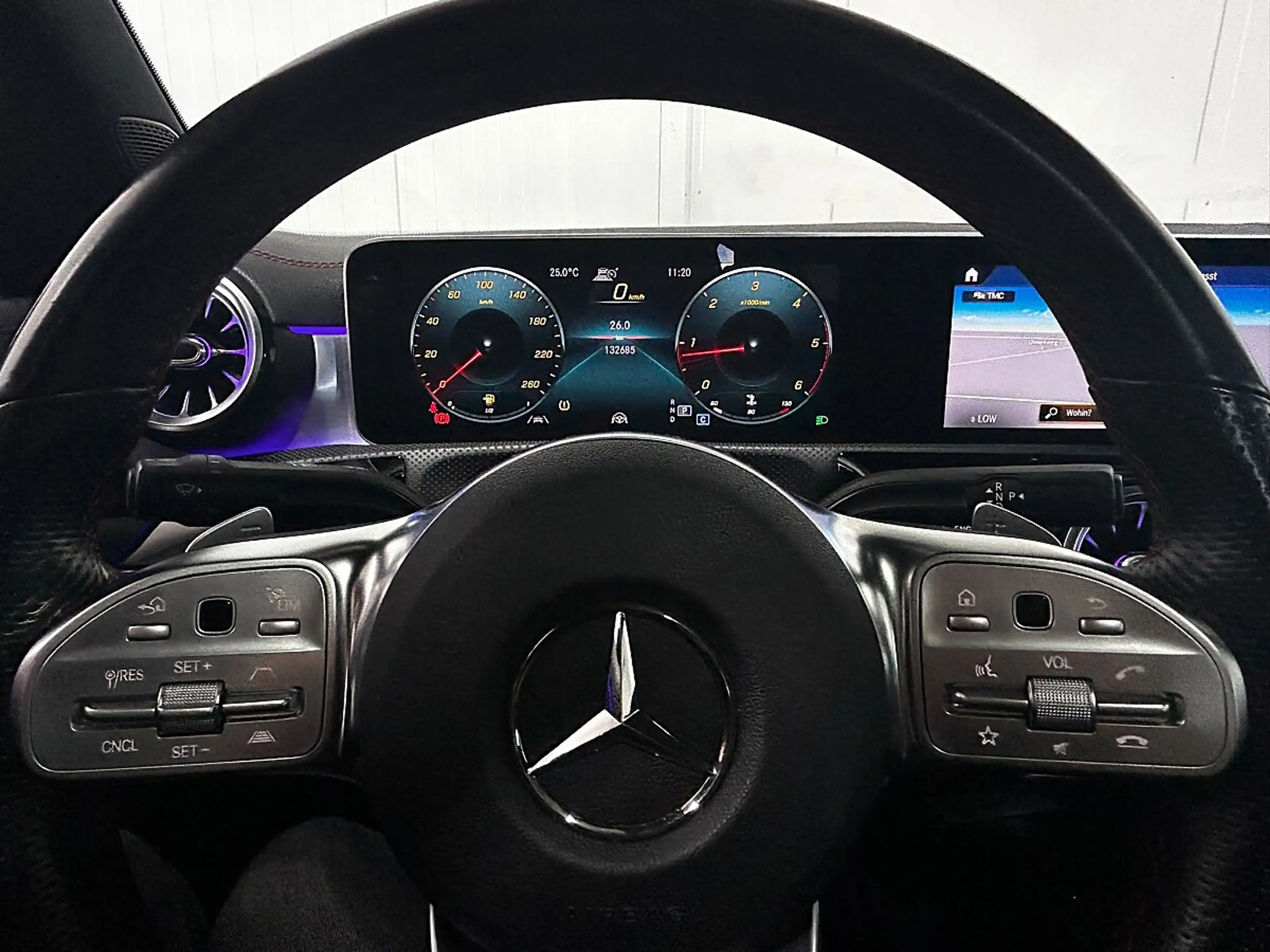 Mercedes-Benz CLA 200 d //AMG-PAKET//PANO//AMBIENTE//SITZHEIZUNG//AHK// — photo 11