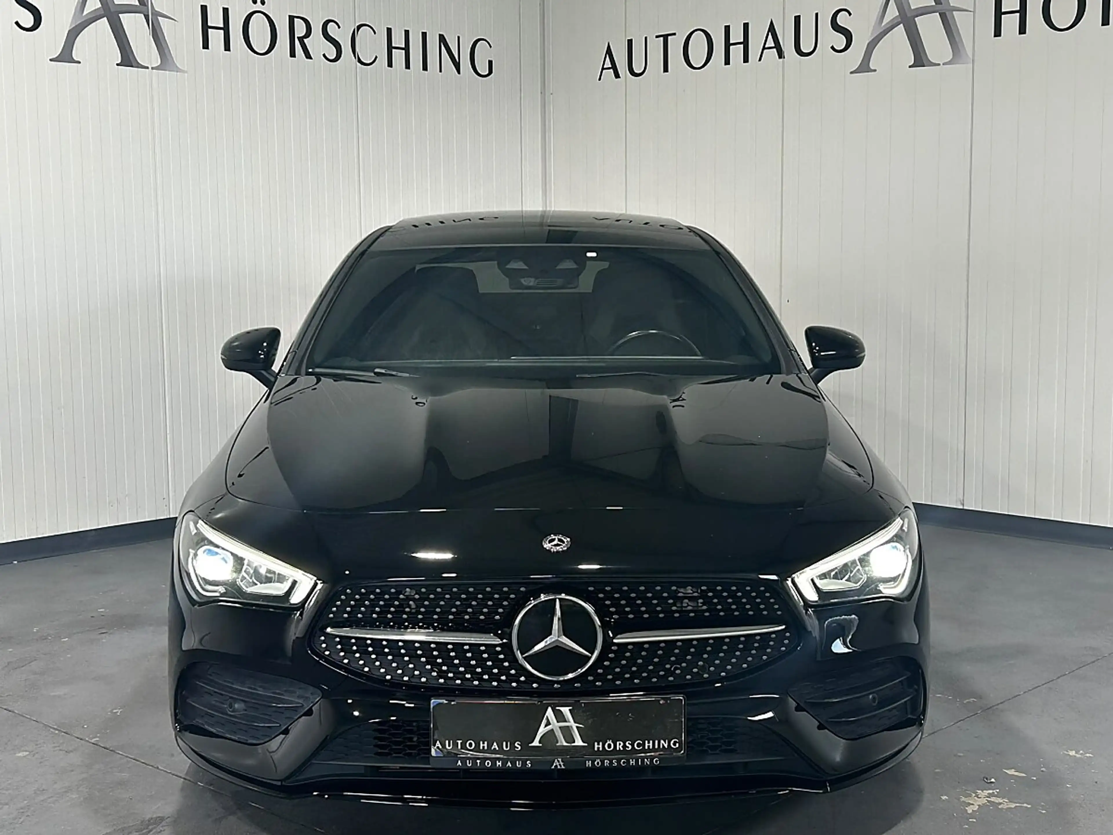 Mercedes-Benz CLA 200 d //AMG-PAKET//PANO//AMBIENTE//SITZHEIZUNG//AHK// — photo 2