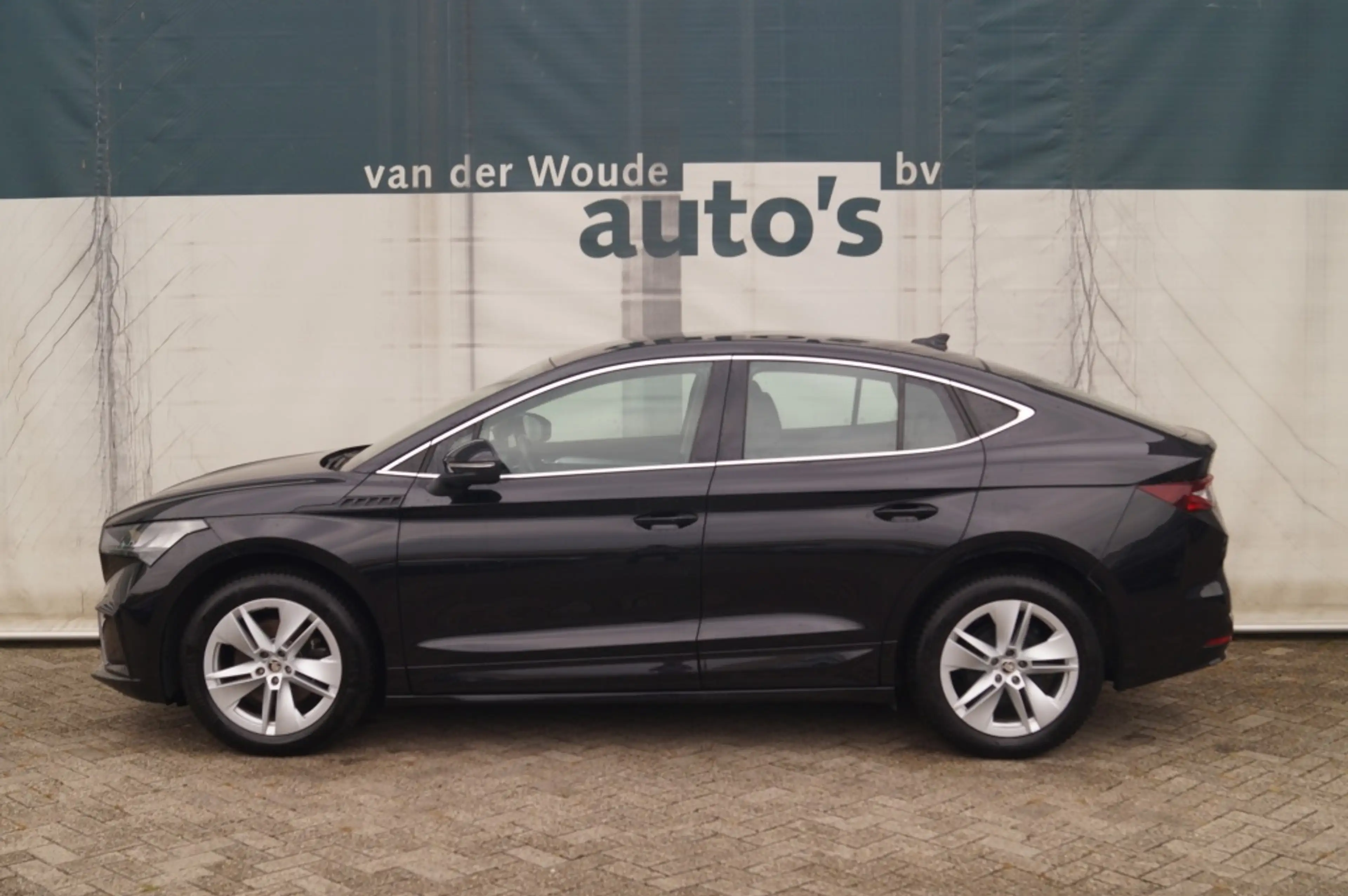 Skoda Enyaq Coupé iV 80 Business Edition -PANO-ECC-LMV-CAM