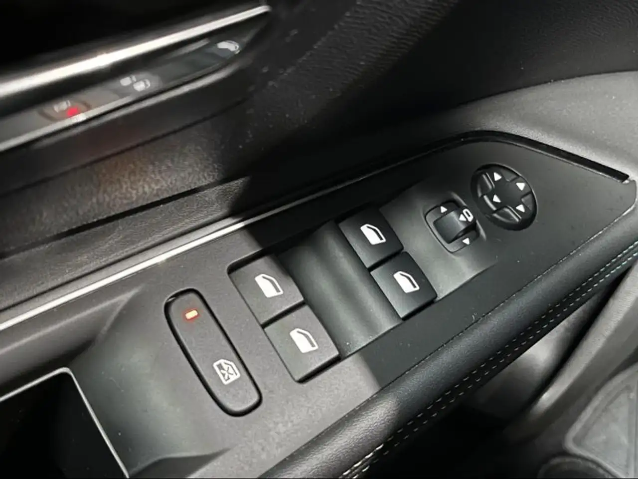 Peugeot 3008 Allure Pack 24