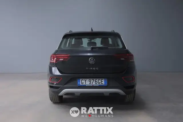 Volkswagen T-Roc view 5