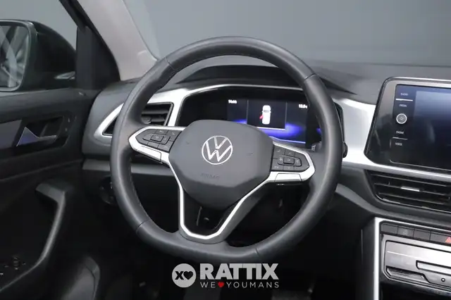 Volkswagen T-Roc view 10