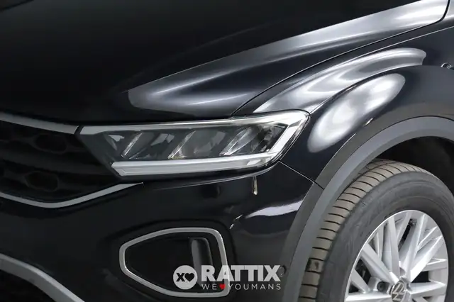 Volkswagen T-Roc view 3