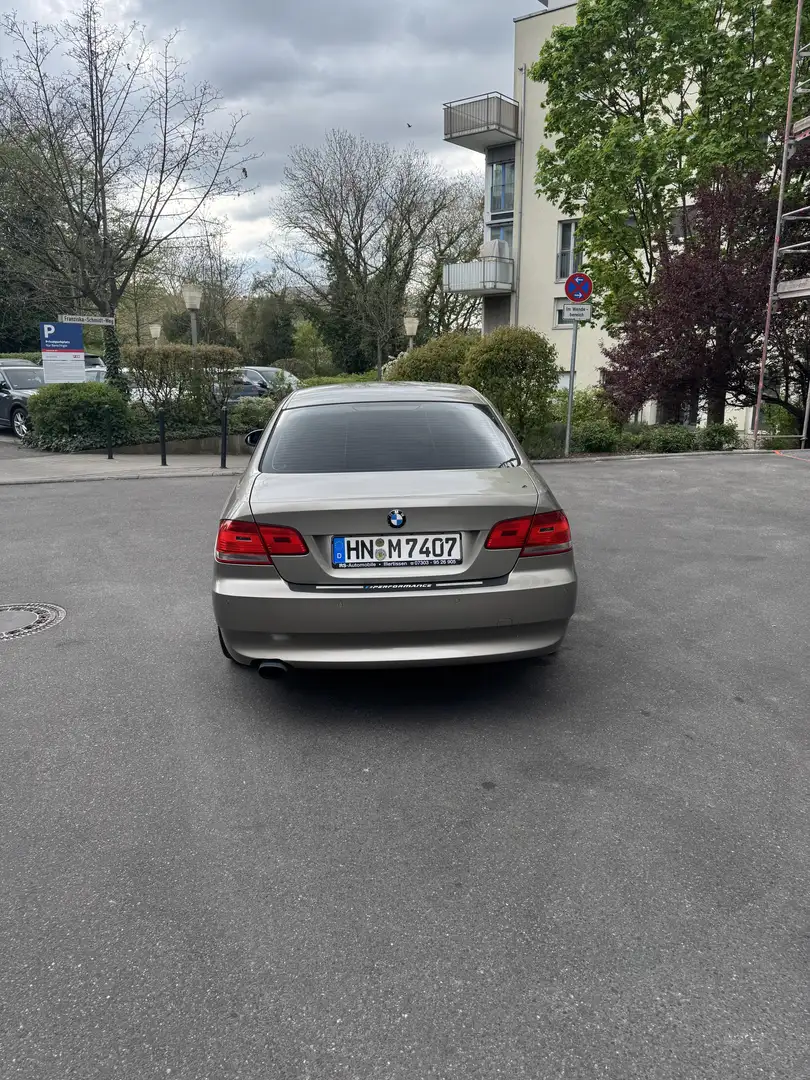 BMW 320 320i e92 coupe - 2