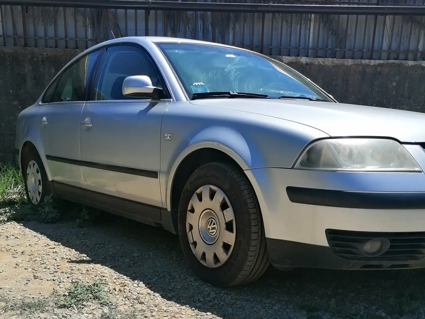 Volkswagen Passat Passat V 2002 Berlina 1.9 tdi Comfortline 130cv Argento - 2