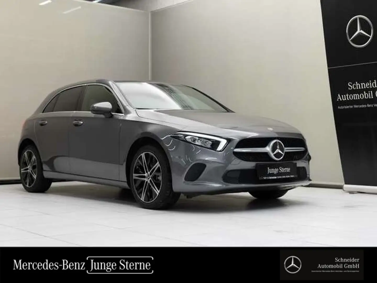 Mercedes-Benz A 250 e Kompaktlimousine KAM SpurH Navi KlimaA Grau - 1